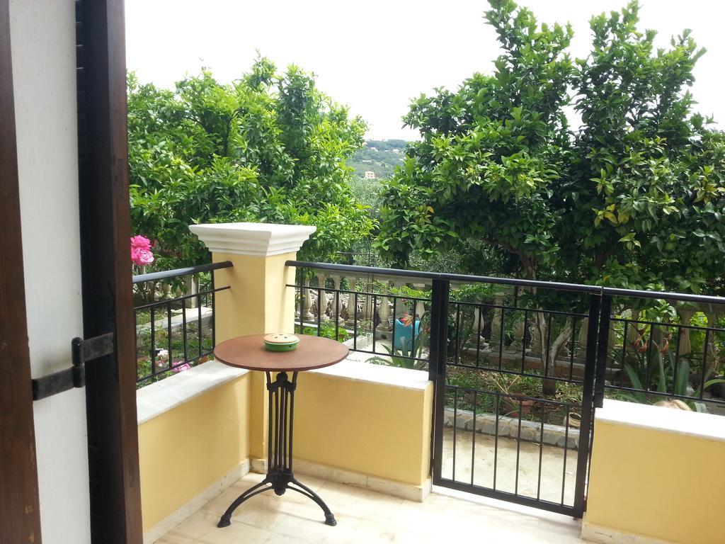 ארילס Villa Helen מראה חיצוני תמונה