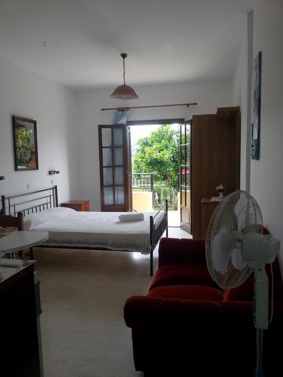 ארילס Villa Helen מראה חיצוני תמונה